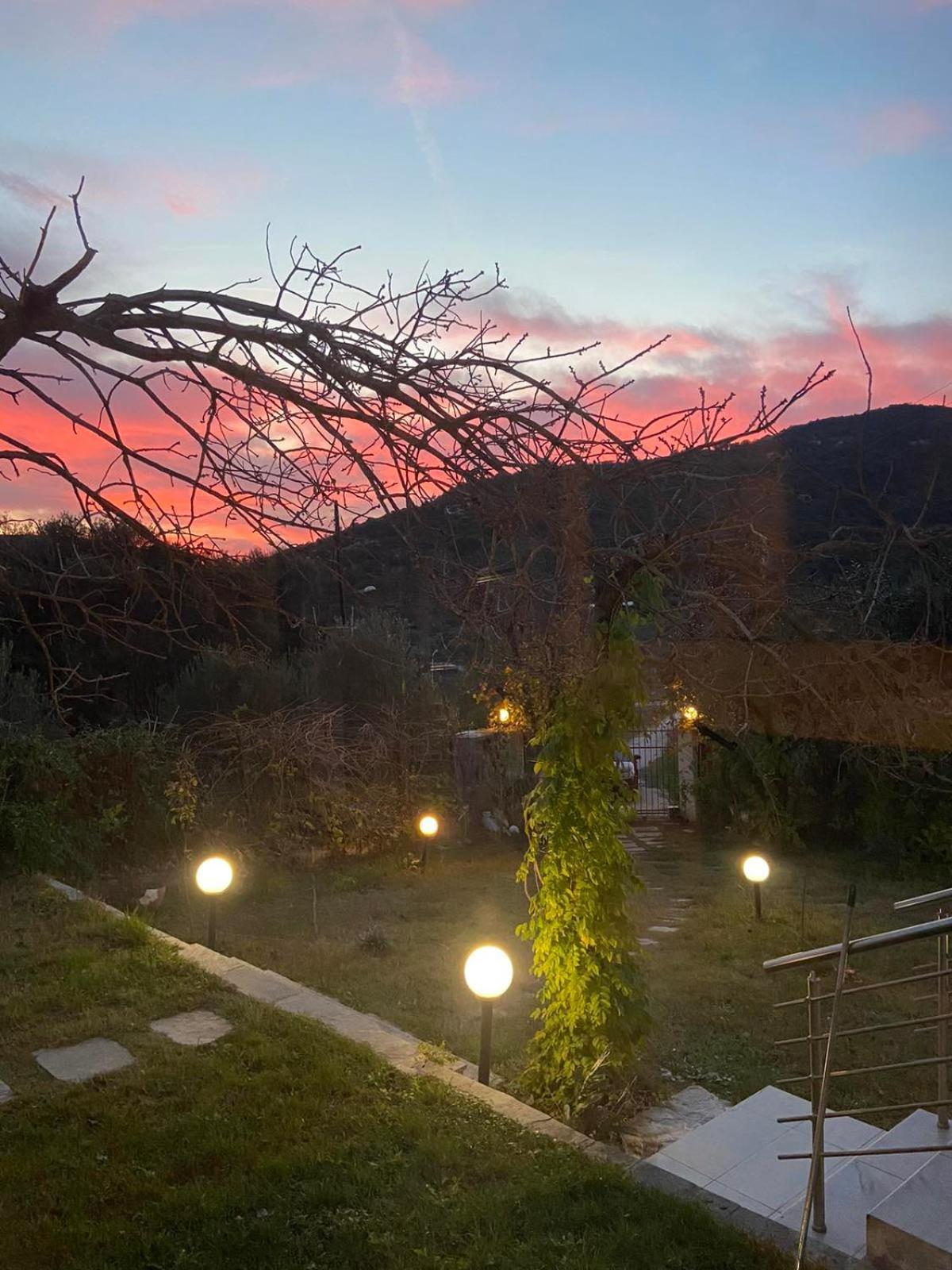 Vila Sea-side Mountain *